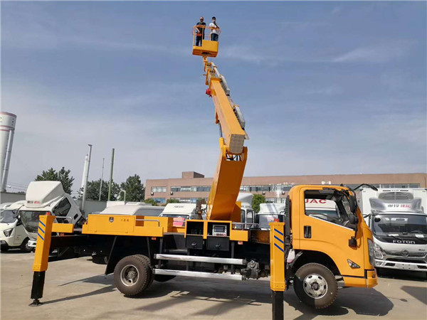 國六江鈴22米伸縮臂高空作業(yè)車發(fā)車