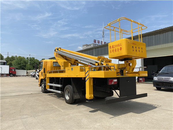 國六江鈴22米伸縮臂高空作業(yè)車發(fā)車