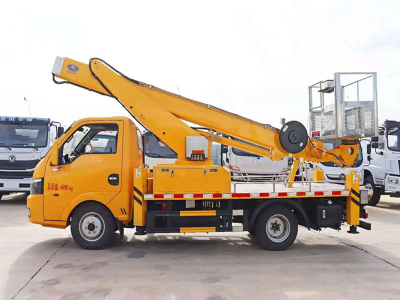 國(guó)六東風(fēng)途逸藍(lán)牌20米高空作業(yè)車