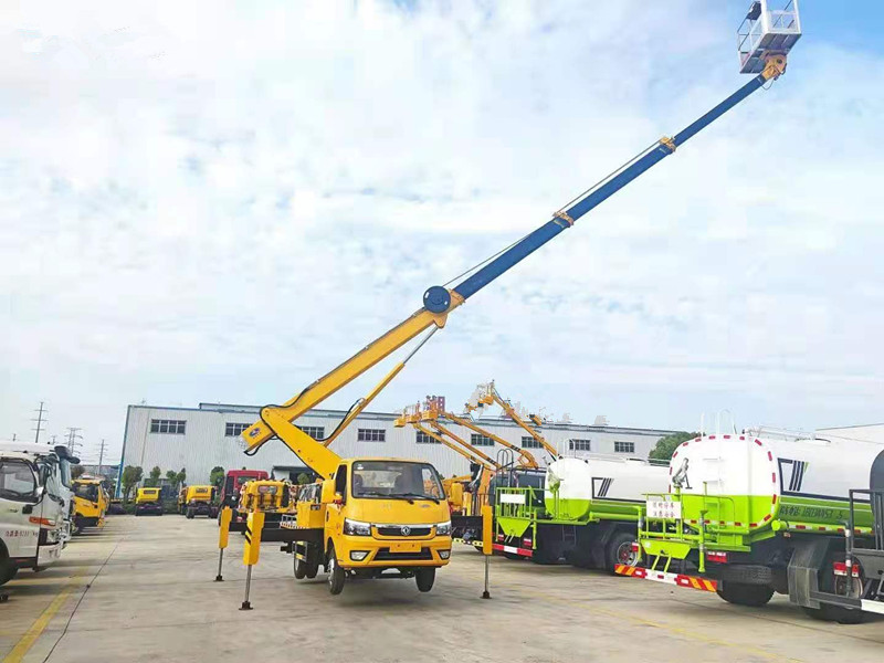 國(guó)六東風(fēng)途逸藍(lán)牌20米高空作業(yè)車