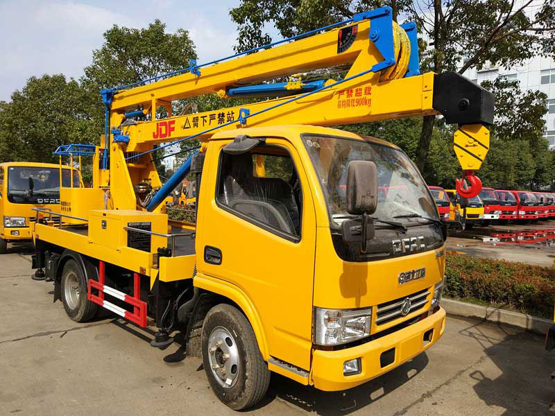 藍(lán)牌國六東風(fēng)單排12米高空作業(yè)車