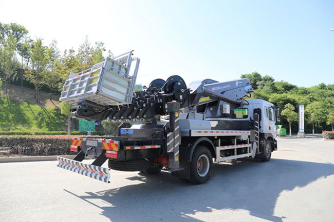 國六東風45米高空作業(yè)車