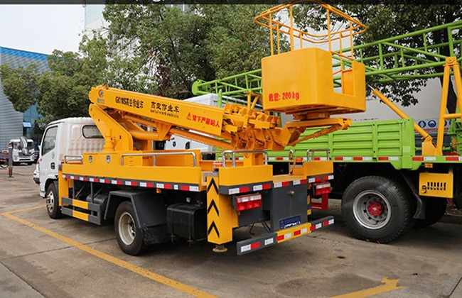 國六東風18米直臂式高空作業(yè)車