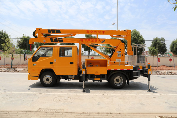 雙排13.5米折疊臂式高空作業(yè)車如何選