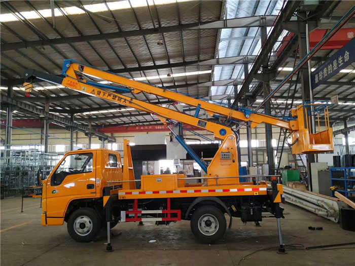 高空作業(yè)車選擇液壓油的依據(jù)