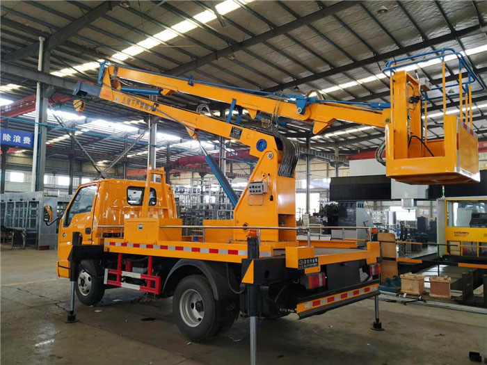 藍(lán)牌國六江鈴13米高空作業(yè)車