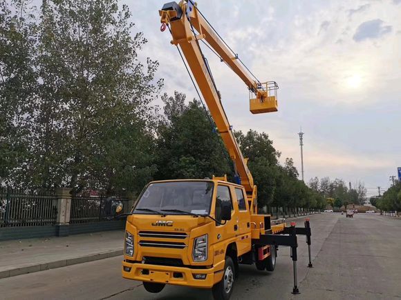 江鈴國六12米藍牌高空作業(yè)車
