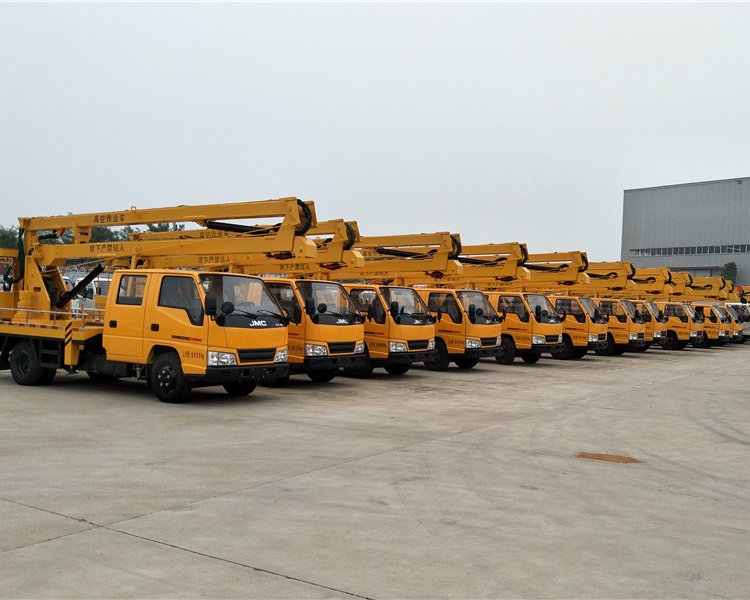 東風(fēng)雙排座14米國六高空作業(yè)車