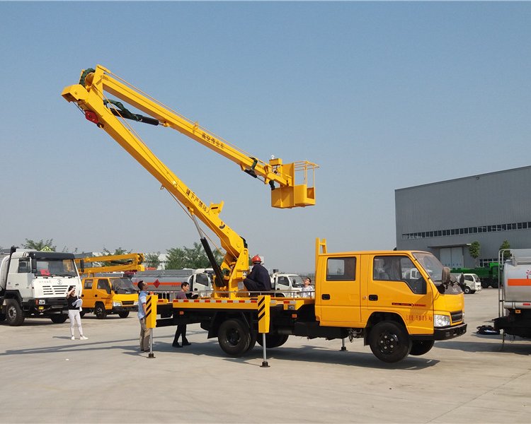 東風(fēng)雙排座14米國(guó)六高空作業(yè)車