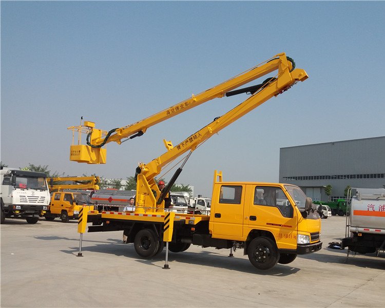 東風(fēng)雙排座14米國(guó)六高空作業(yè)車