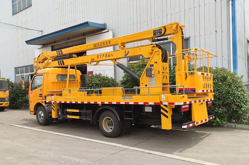 東風(fēng)多利卡16米-18米高空作業(yè)車