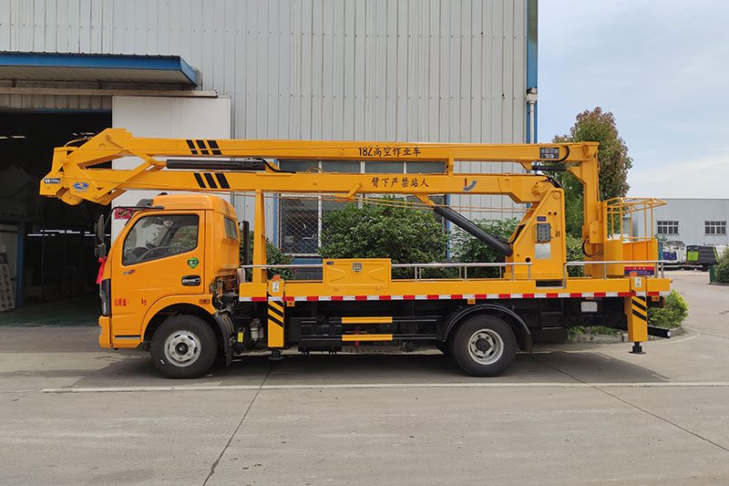 東風(fēng)多利卡16米-18米高空作業(yè)車