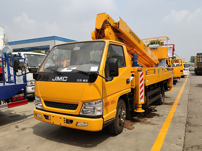 江鈴直臂18米高空作業(yè)車
