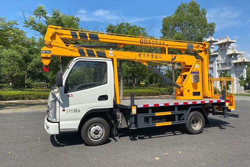 凱馬13.5米藍(lán)牌高空作業(yè)車(chē)