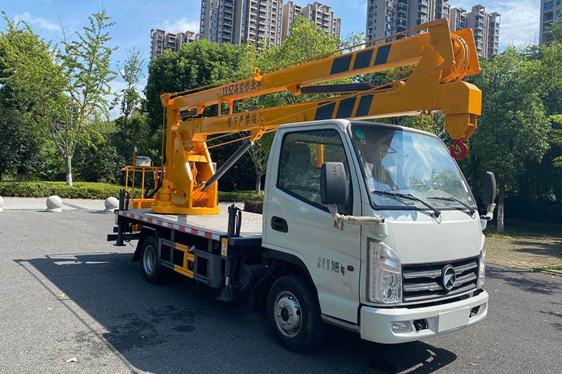 凱馬13.5米藍(lán)牌高空作業(yè)車(chē)