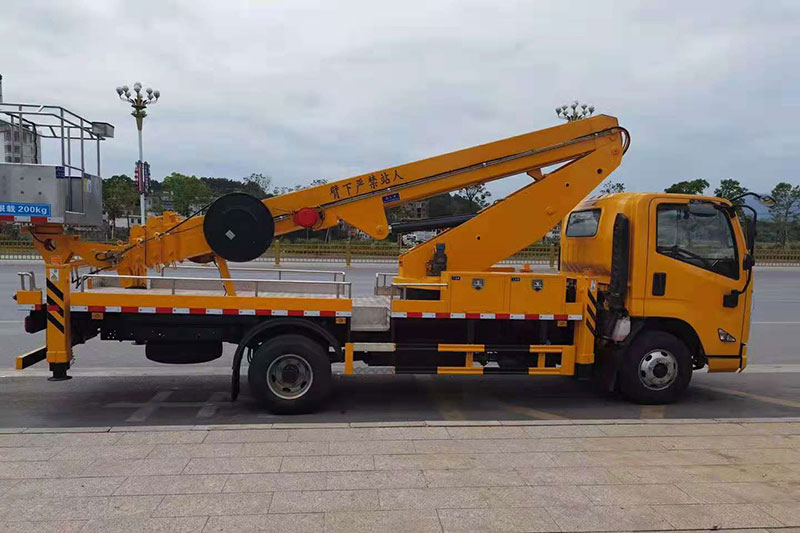 江鈴凱銳25米伸縮臂高空作業(yè)車