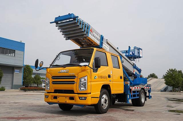 藍(lán)牌江鈴32米云梯車
