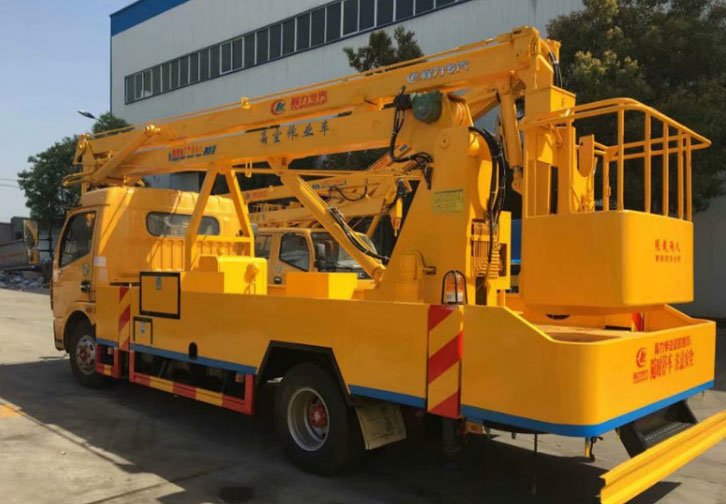 18米的東風(fēng)多利卡高空作業(yè)車