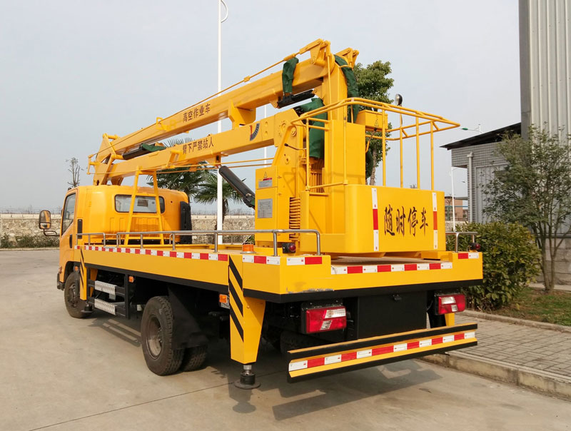 高空作業(yè)車安全操作環(huán)境規(guī)范