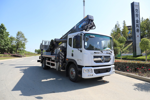 東風D9國六45米高空作業(yè)車
