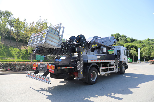 東風(fēng)D9國六45米高空作業(yè)車