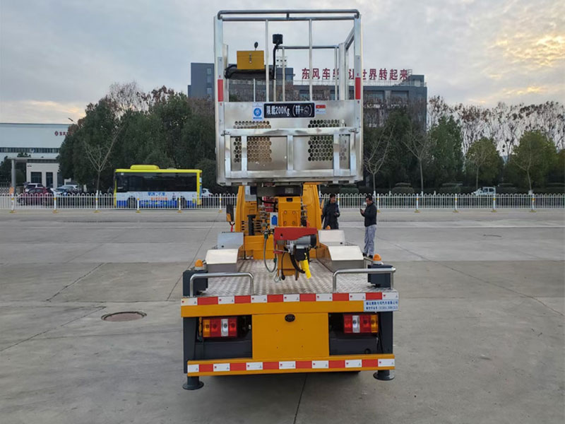 藍(lán)牌江鈴24米直臂高空作業(yè)車