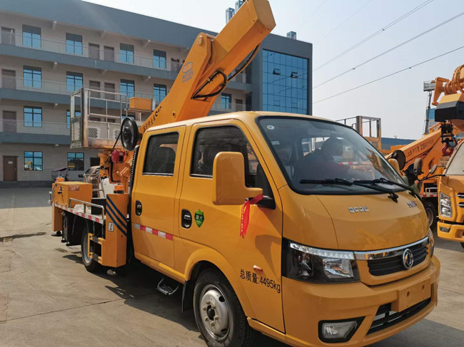 國(guó)六東風(fēng)途逸雙排16米直臂高空作業(yè)車(chē)
