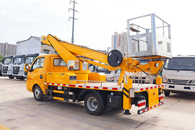 國六東風途逸16米藍牌單排伸縮臂高空作業(yè)車