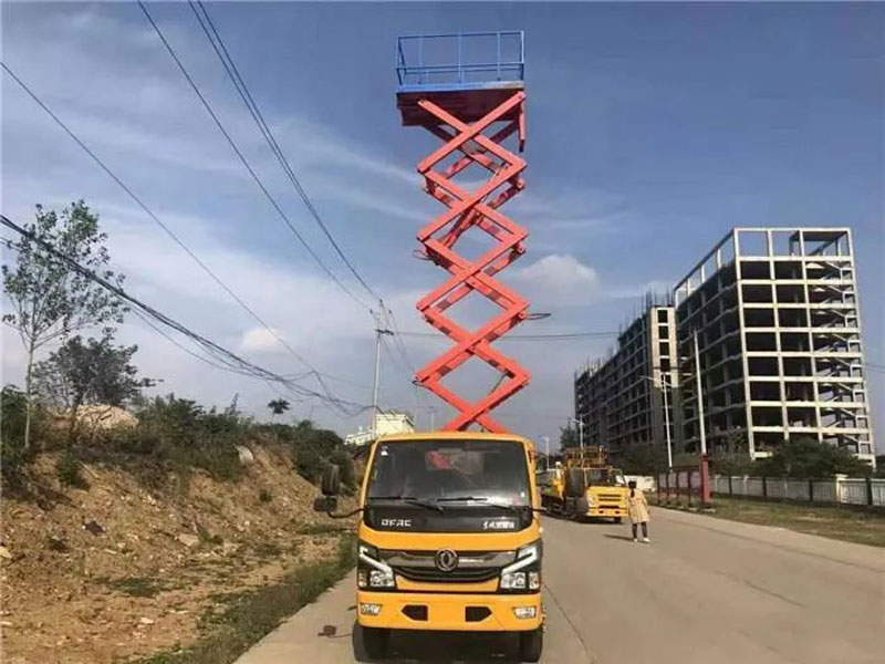 程力威高空作業(yè)車