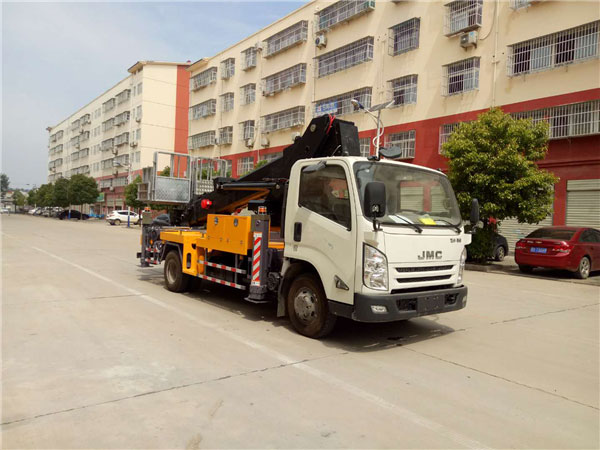 江鈴進(jìn)口28米伸縮臂高空作業(yè)車