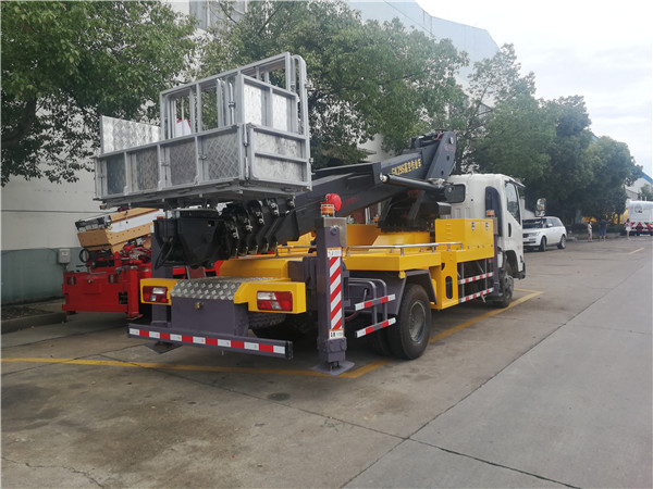 江鈴進(jìn)口28米伸縮臂高空作業(yè)車