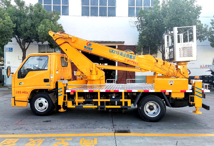 江鈴國六伸縮臂21米高空作業(yè)車