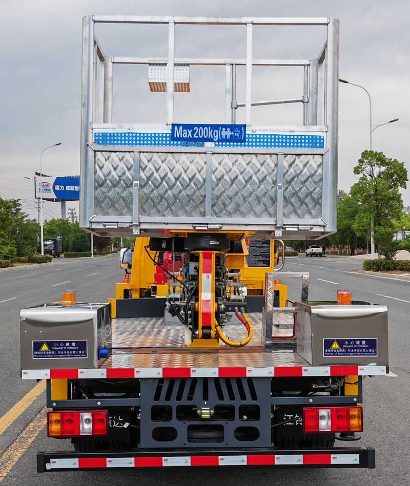 23米高空作業(yè)車