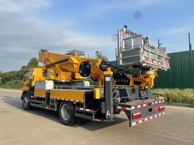 江淮駿鈴40米直臂式高空作業(yè)車(chē)