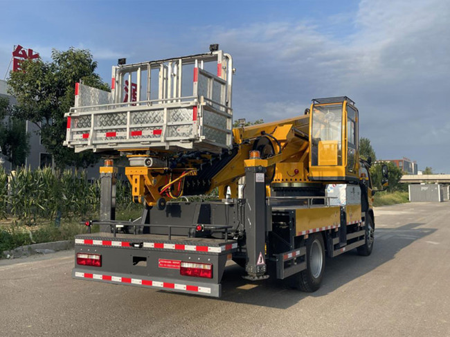 江淮駿鈴40米直臂式高空作業(yè)車(chē)