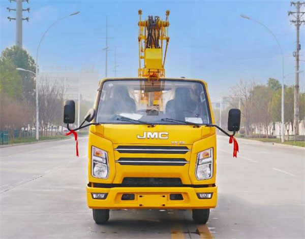 藍(lán)牌江鈴16米曲臂高空作業(yè)車