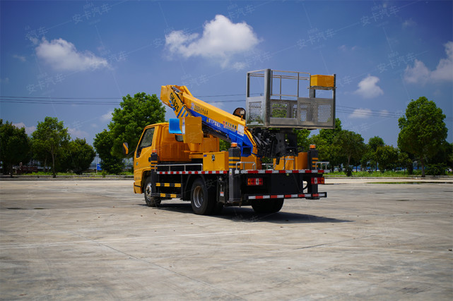 江鈴24米高空作業(yè)車