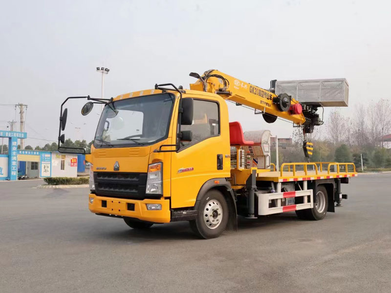 恭喜新疆楊總第一次嘗試帶吊的高空作業(yè)車