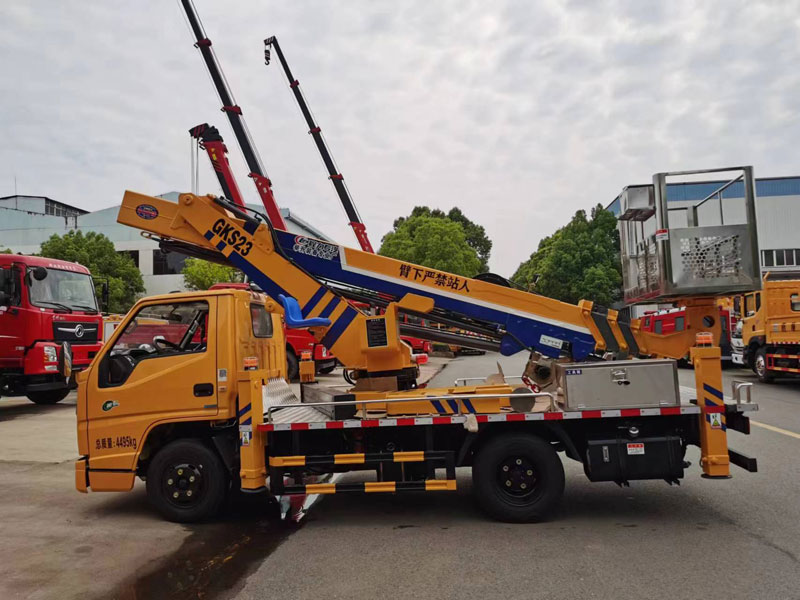 23米江鈴藍(lán)牌直臂伸縮式高空工作車-CL5042JGKA6DS
