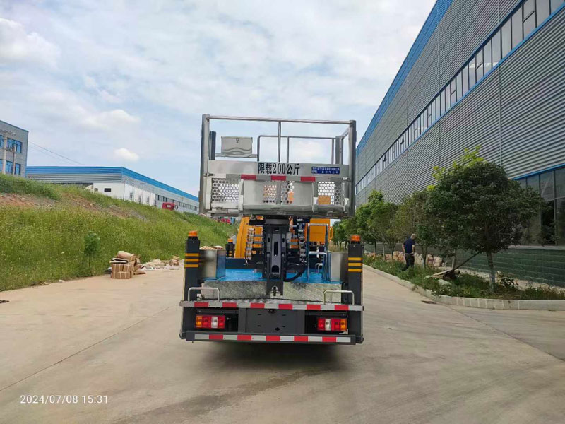 江鈴順達(dá)33米高空作業(yè)車