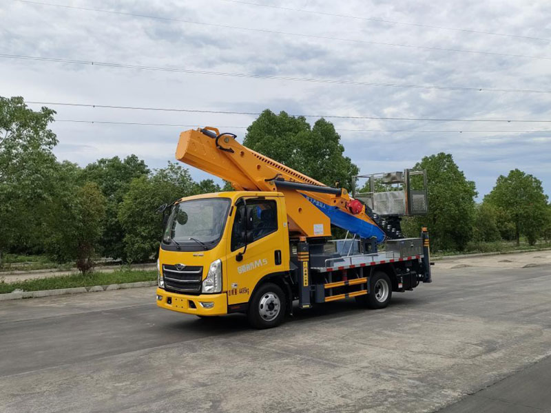 國六福田領航M5藍牌33米高空作業(yè)車