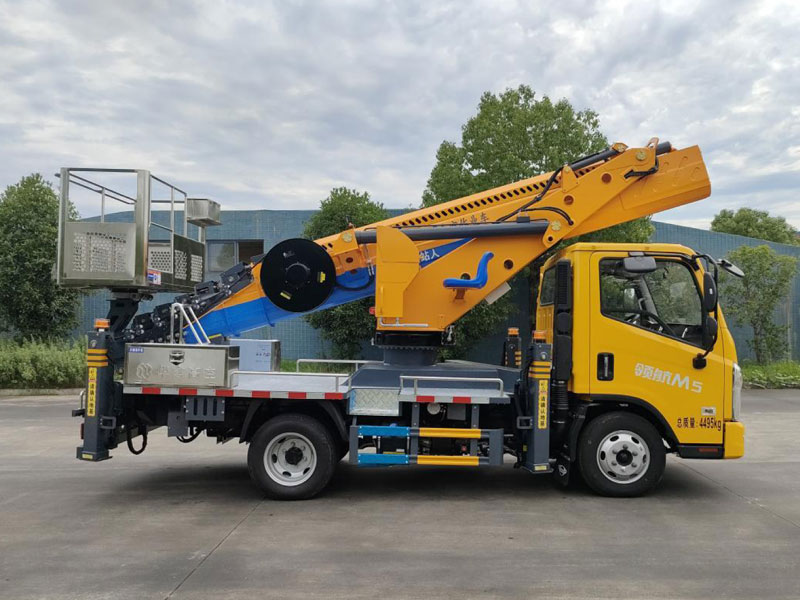 程力華鑫國六福田領(lǐng)航M5藍(lán)牌33米高空作業(yè)車