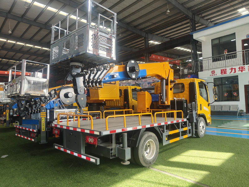 福田三合一20米高空作業(yè)隨車(chē)吊